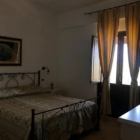 Donna Germana 4*